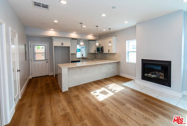 Foto del edificio - 2210 S Harcourt Ave