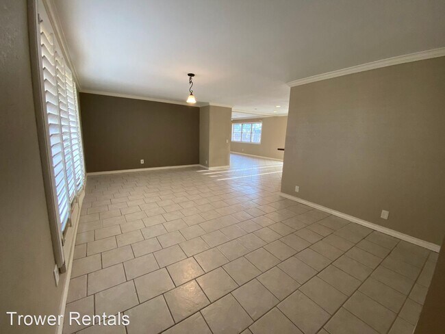 Building Photo - 5 br, 3 bath House - 1702 Nabors