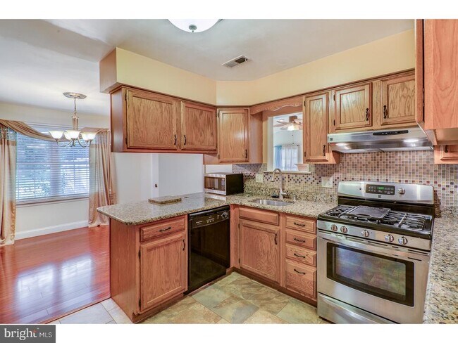 Building Photo - 211 Lafayette Dr