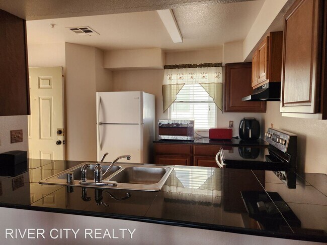 Building Photo - 2 br, 2 bath House - 2052 MESQUITE LANE #201