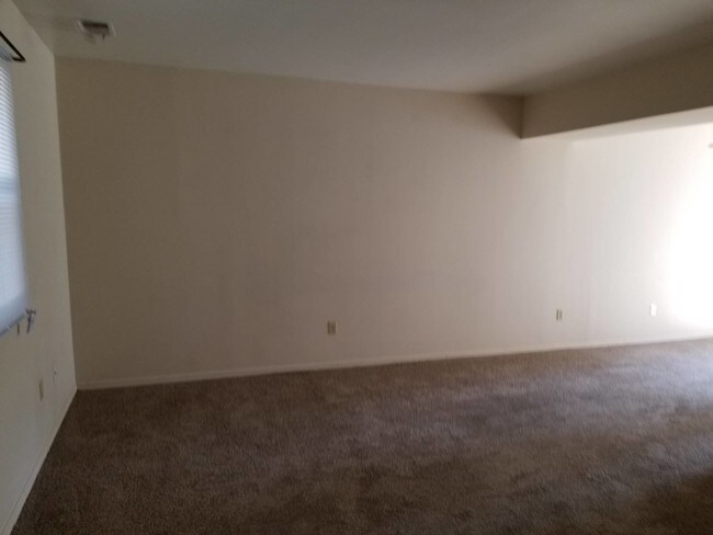 Building Photo - 602 Fawn Dr