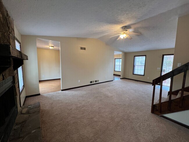 Foto del edificio - 2332 Goodwood Dr