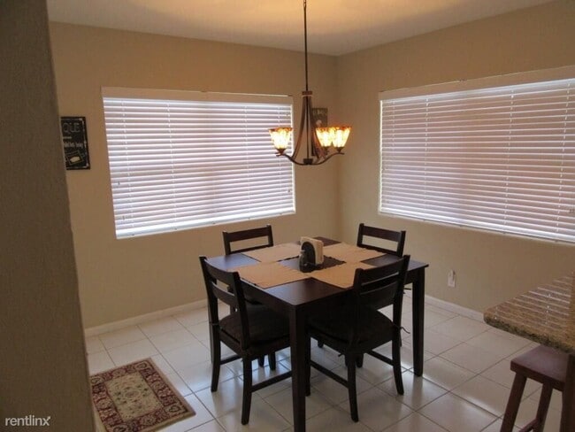 Building Photo - 3 br, 2 bath House - 10561 Greentrail Dr S