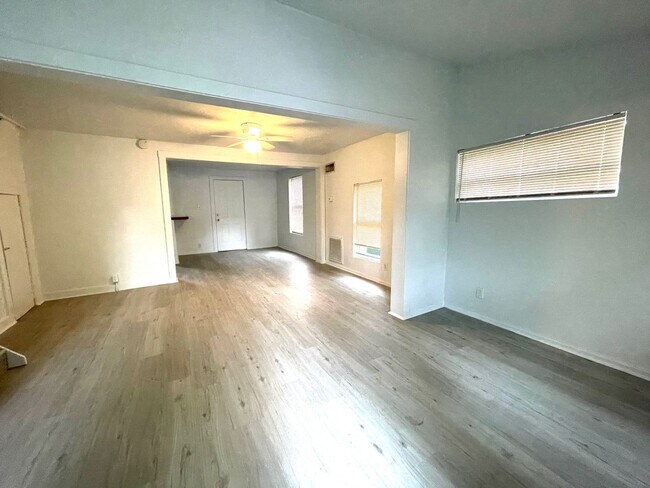 Foto del edificio - 1100 13th Ave W