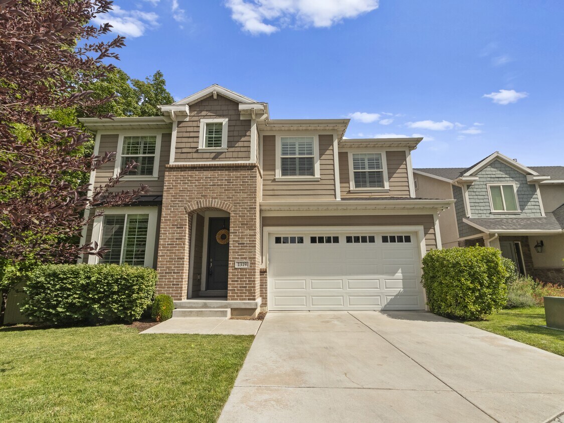 Foto principal - 1319 E Foxmont Ln