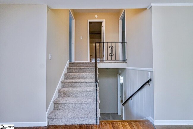 Foto del edificio - 210 Brookmere Rd