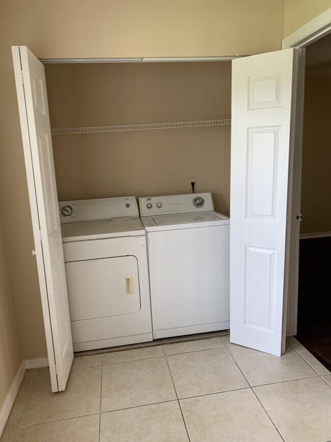 Foto del edificio - 3370 Pinewalk Dr N