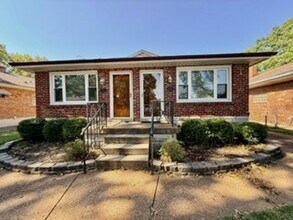 Building Photo - 6264 Sunshine Dr
