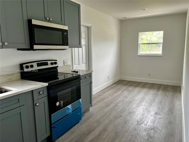 Foto del edificio - 524 NW 21st Terrace
