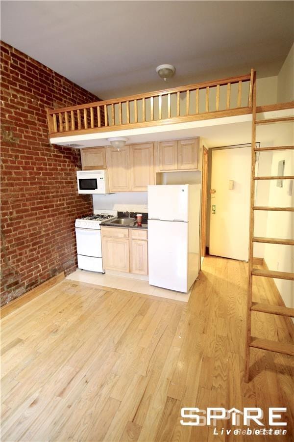 Foto del edificio - 133 W 74th St