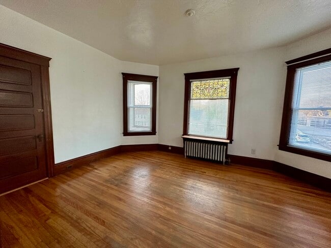 Building Photo - 95 May St