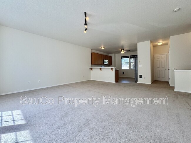 Building Photo - 12405 SW Cady Ln