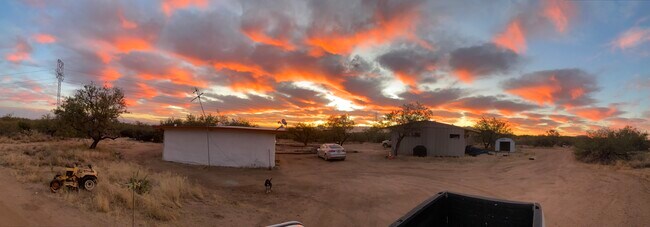 Foto del edificio - 7295 W Indian Kitchen Rd