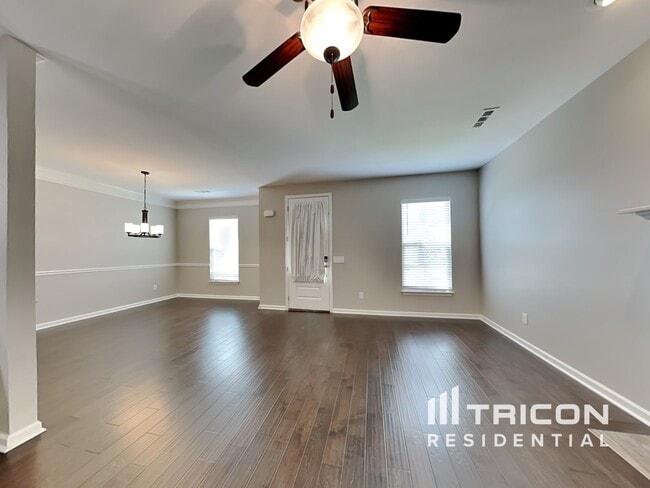 Building Photo - 1050 Paddock Park Cir