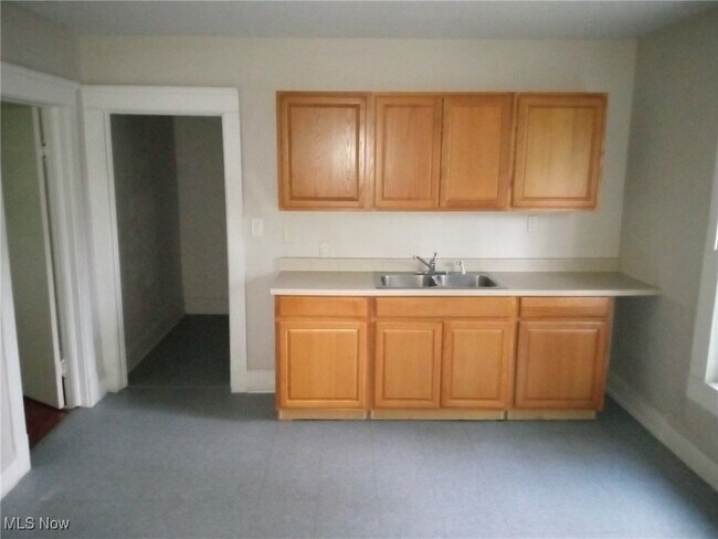 Foto del edificio - 2916 E 112th St