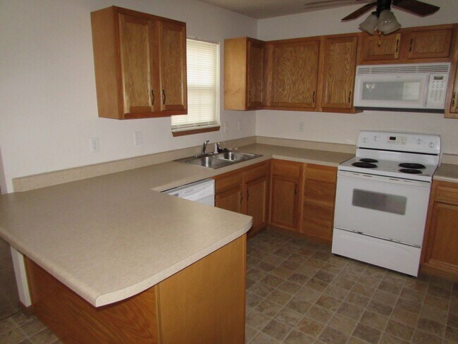 Building Photo - 7571-MF2-E4