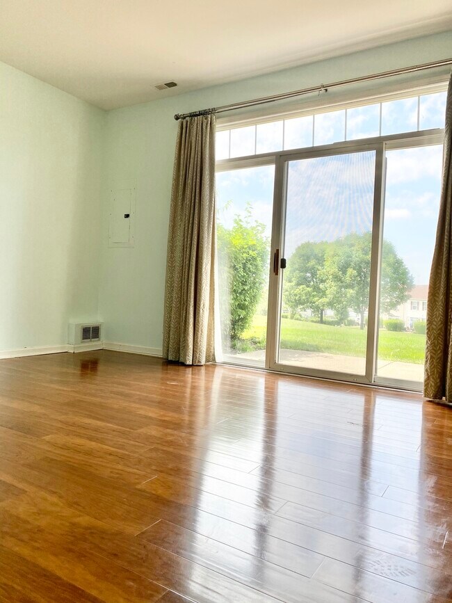 Foto del edificio - 2243 Flagstone Ln