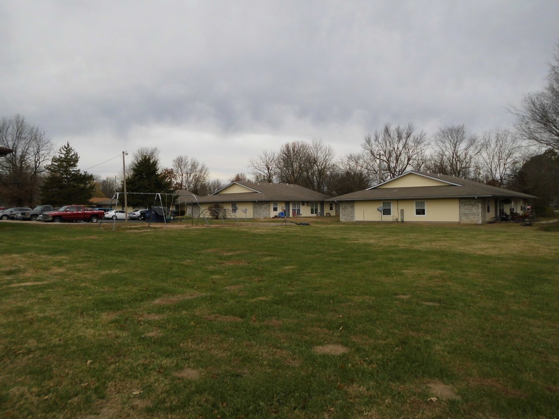 Primary Photo - Cedar Tree Apartments