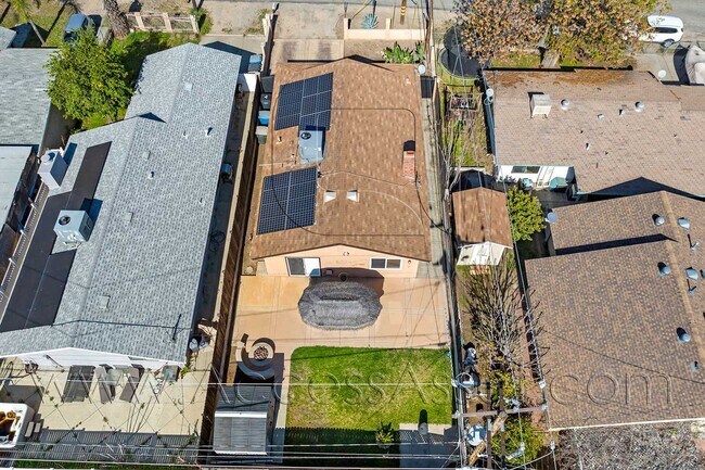 Building Photo - Stunning Mountain Views and Serene Living on Wood Street
