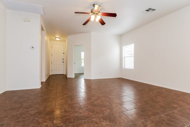 Foto del edificio - 15316 W Cortez St