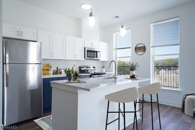 Foto del edificio - 18 W Main St