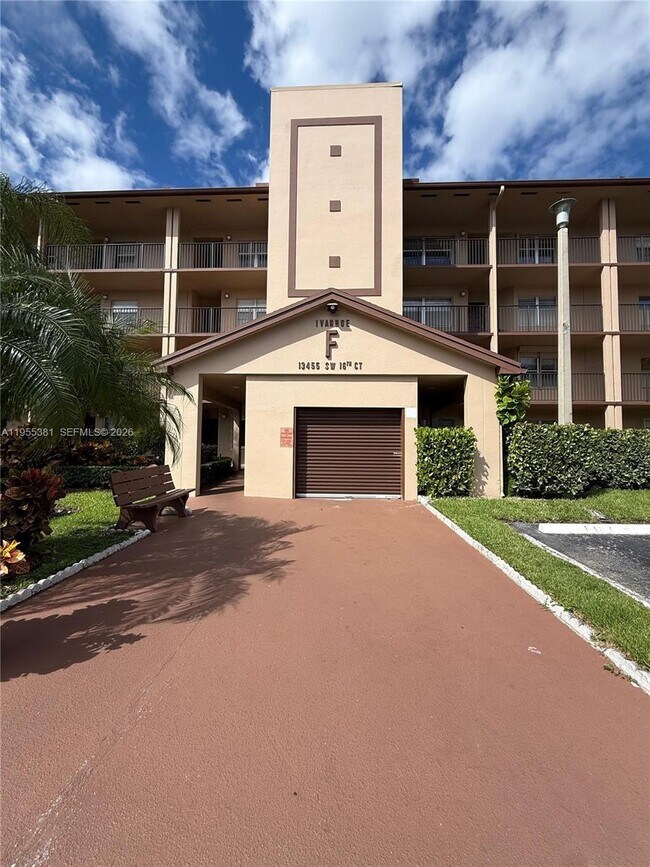 Foto del edificio - 13455 SW 16th Ct