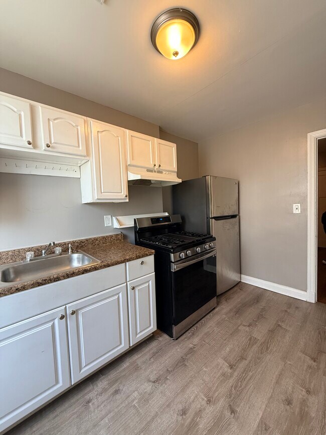 Building Photo - 3535 Juneway