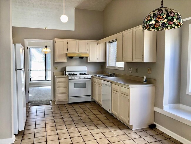 Building Photo - 125 Colony Run