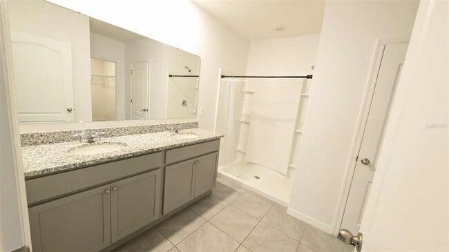 Building Photo - 33436 Country House Dr