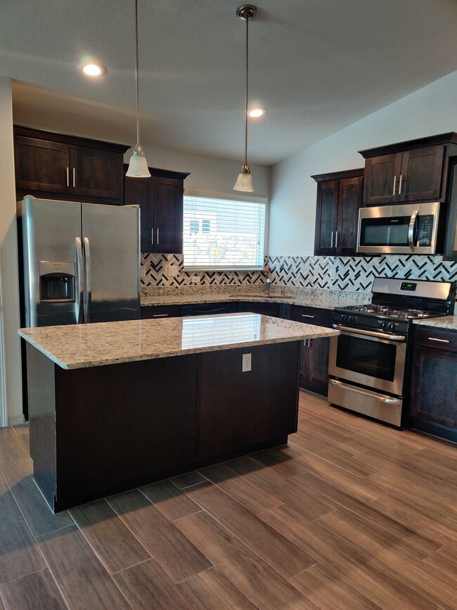 Foto del edificio - 4948 Marcella Santillana