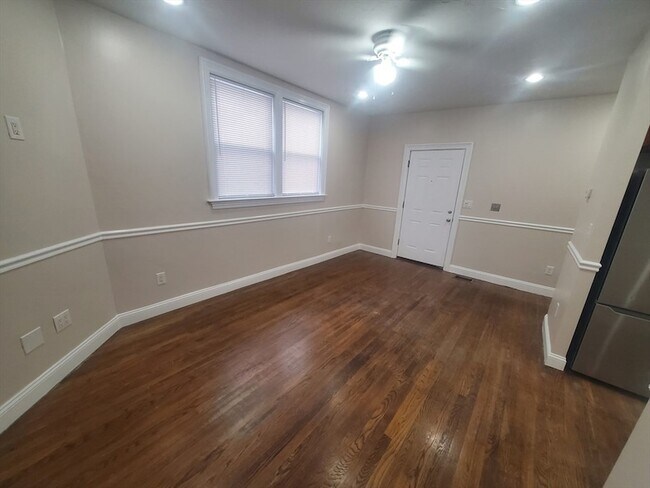 Building Photo - 854 Dorchester Ave