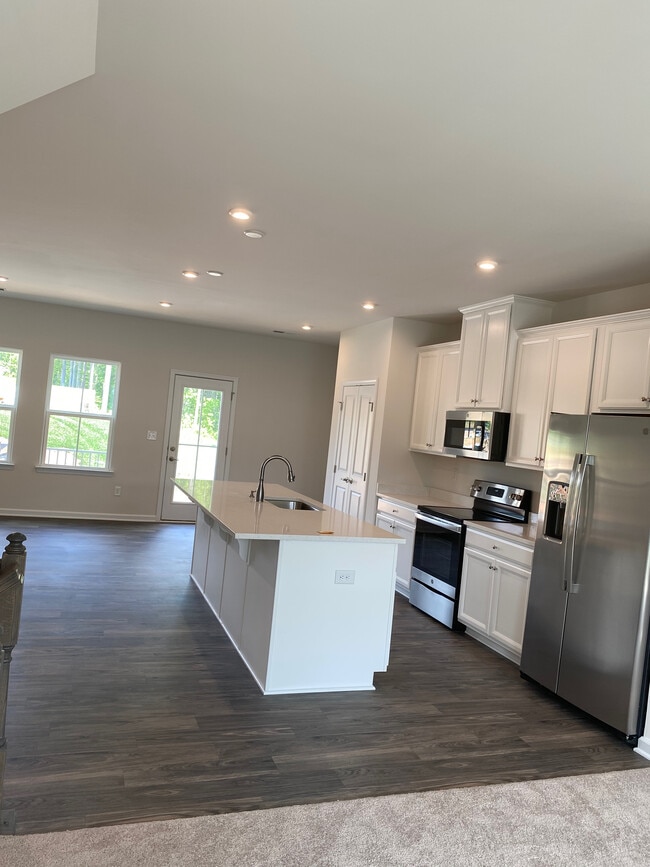 Foto del edificio - Room in Townhome on Valley Walk Dr