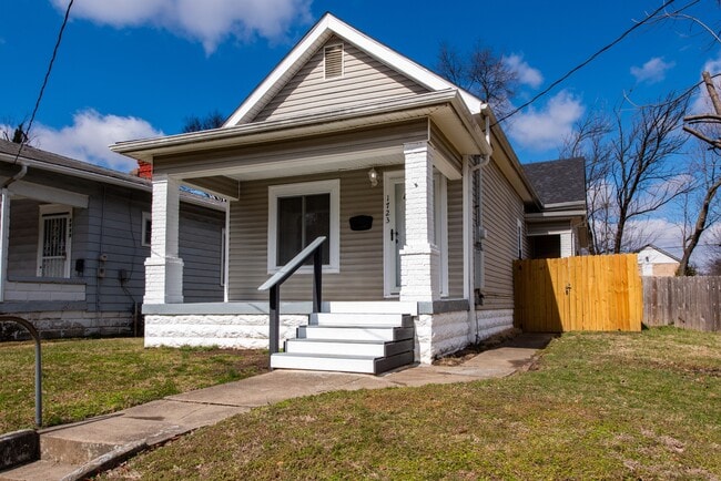 Building Photo - 1723 W Ormsby Ave