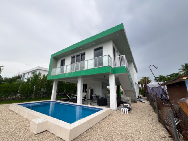 Foto del edificio - 468 Bahia Honda Rd