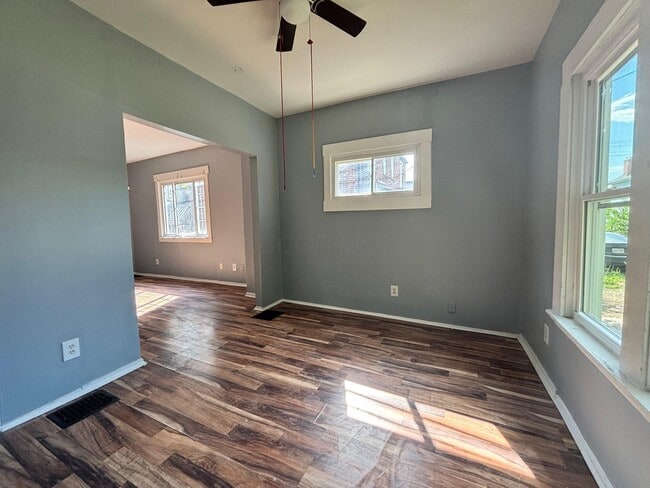 Building Photo - 448 E Woodrow Ave