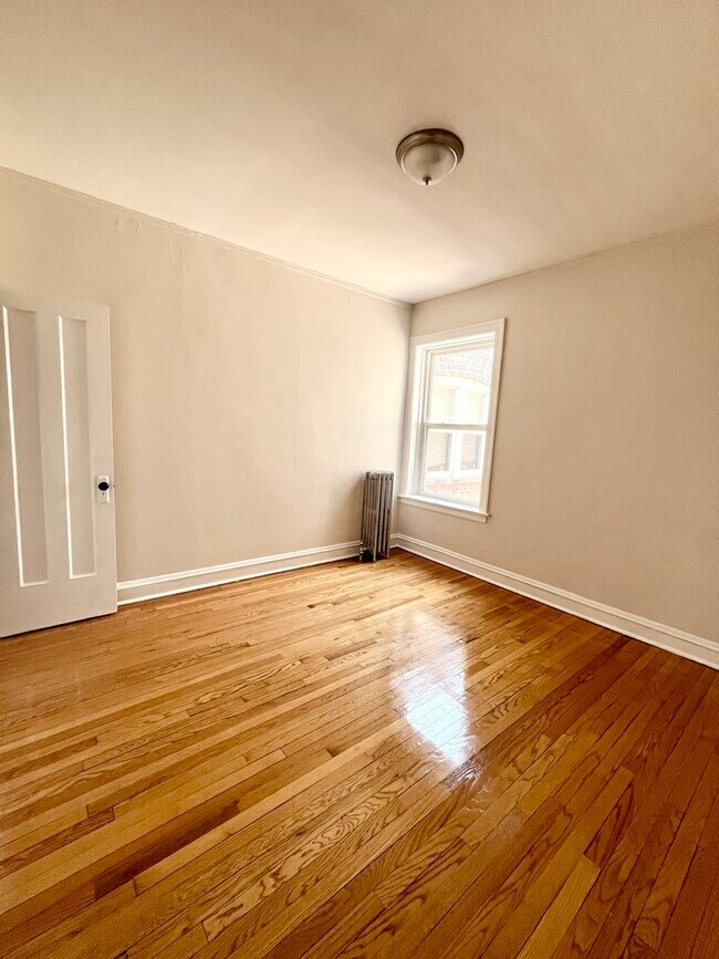 Foto del edificio - 2140 N Kildare Ave