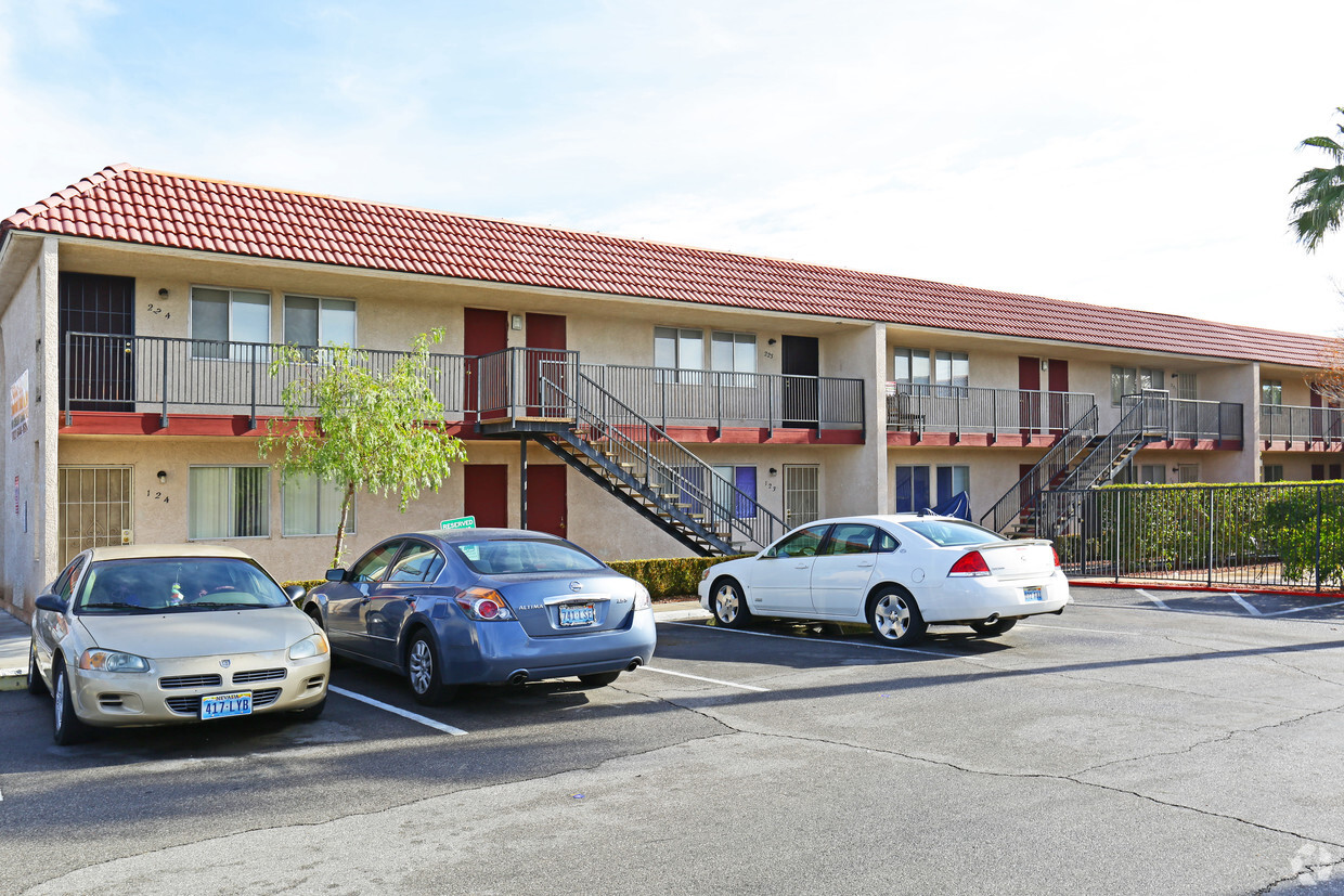 Primary Photo - Villa Corona Apartments