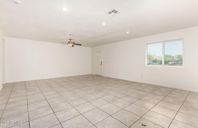 Building Photo - 2828 E Chipman Rd