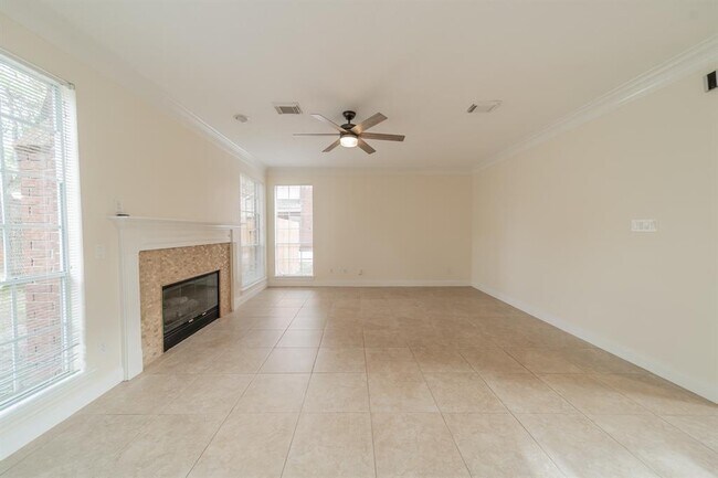 Building Photo - 12430 Hammersmith Dr