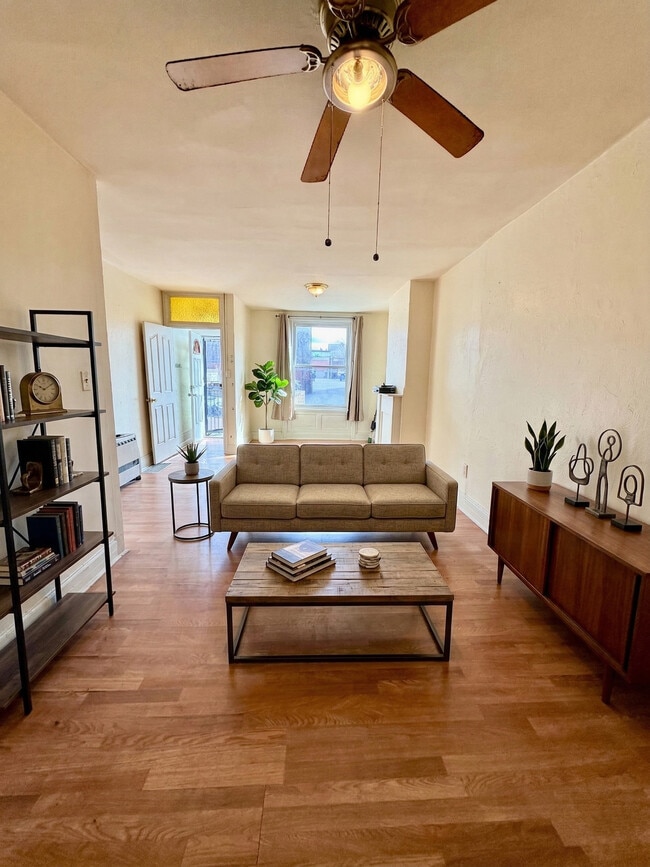 Photo - 1531 W Tucker St Townhome