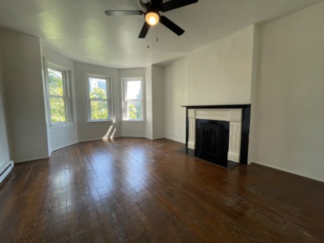 Photo - 1613 W Grace St (Richmond, VA) Apartment