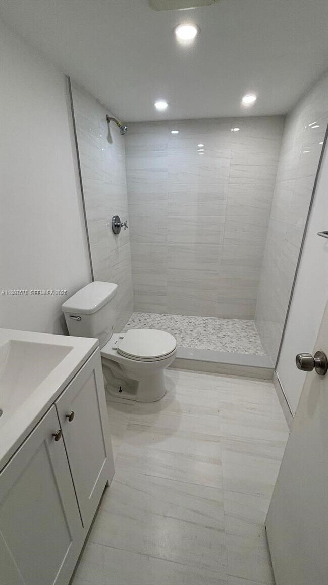 Foto del edificio - 1913 S Ocean Dr