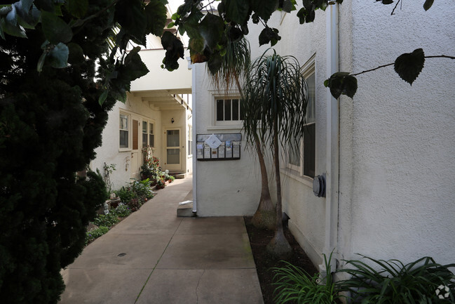 Foto del edificio - 1009-1015 A Ave