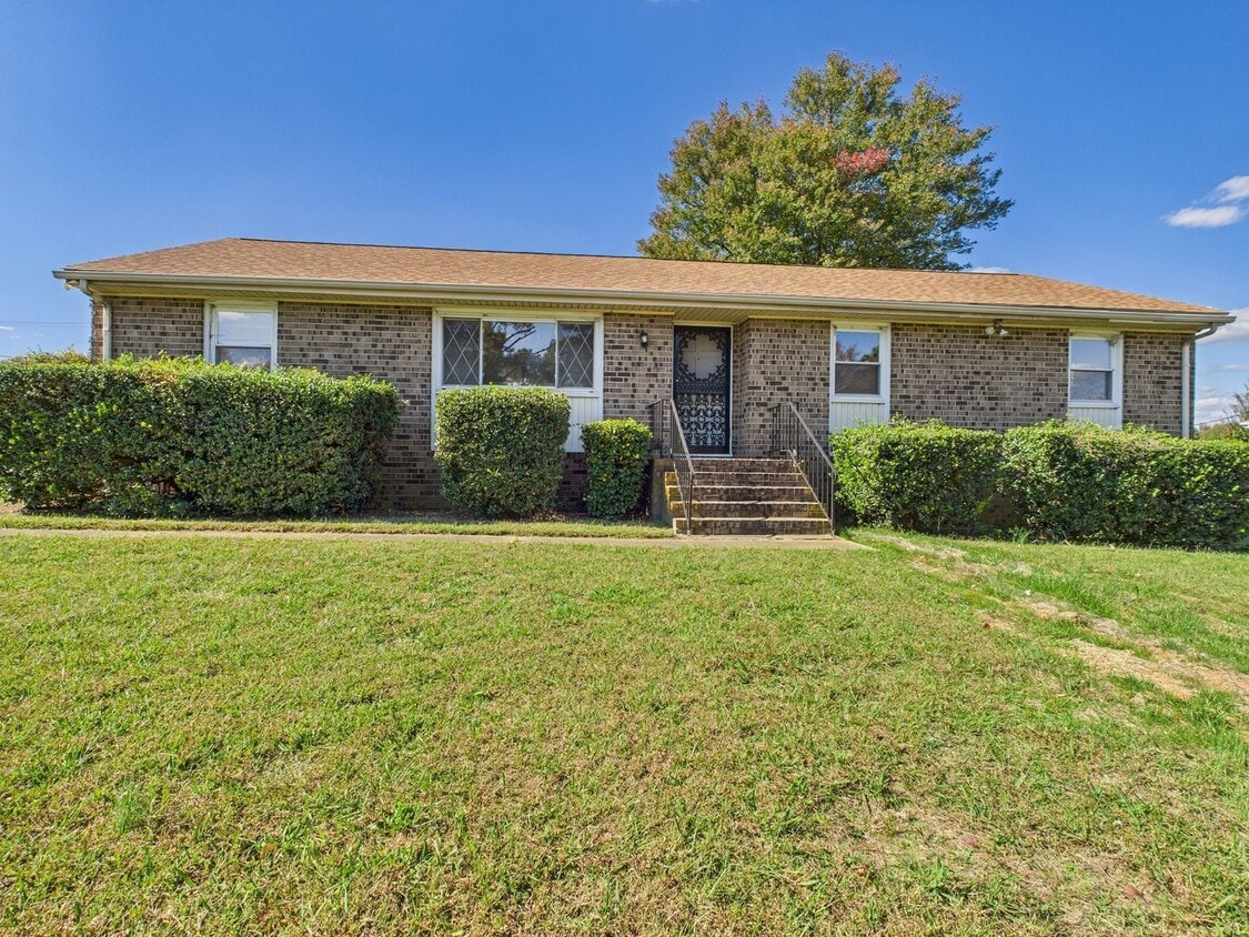 Foto principal - 3702 Broadgate Dr