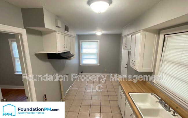 Building Photo - 5262 Cottonwood Rd