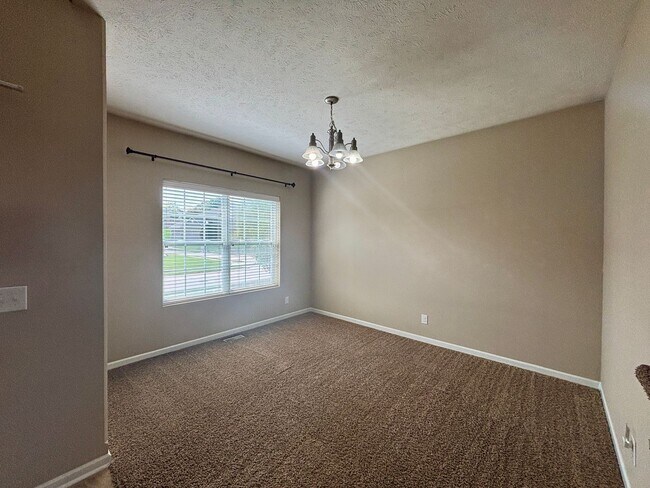 Foto del edificio - 2625 N 169th St