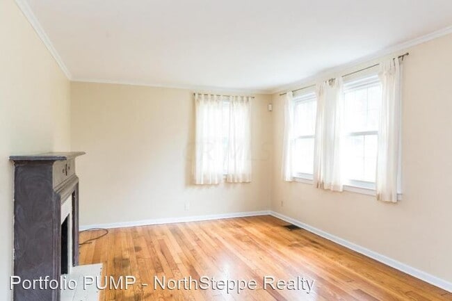 Building Photo - 2 br, 1 bath House - 5503 Indianola Ave