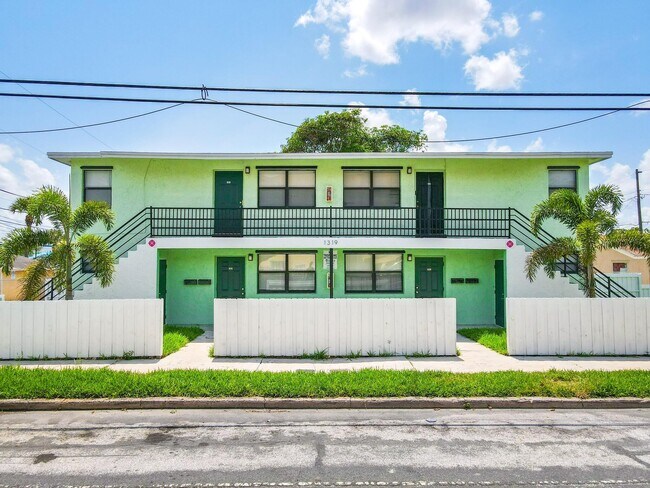Foto del edificio - 1319 Douglass Ave