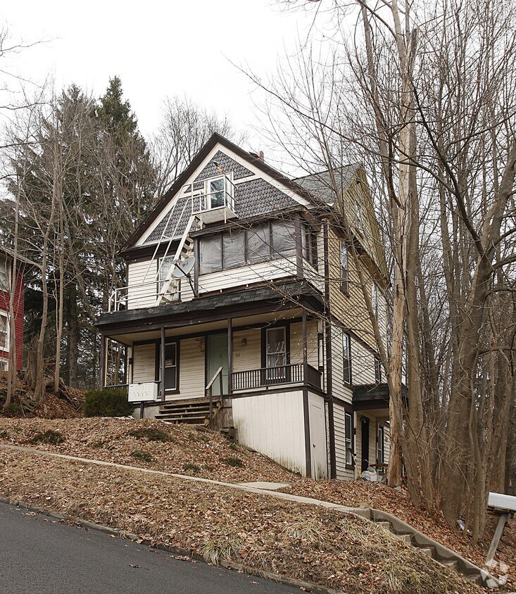 Building Photo - 36 Cherry St