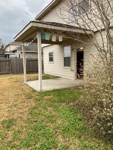 Building Photo - 21307 Bella Jess Dr